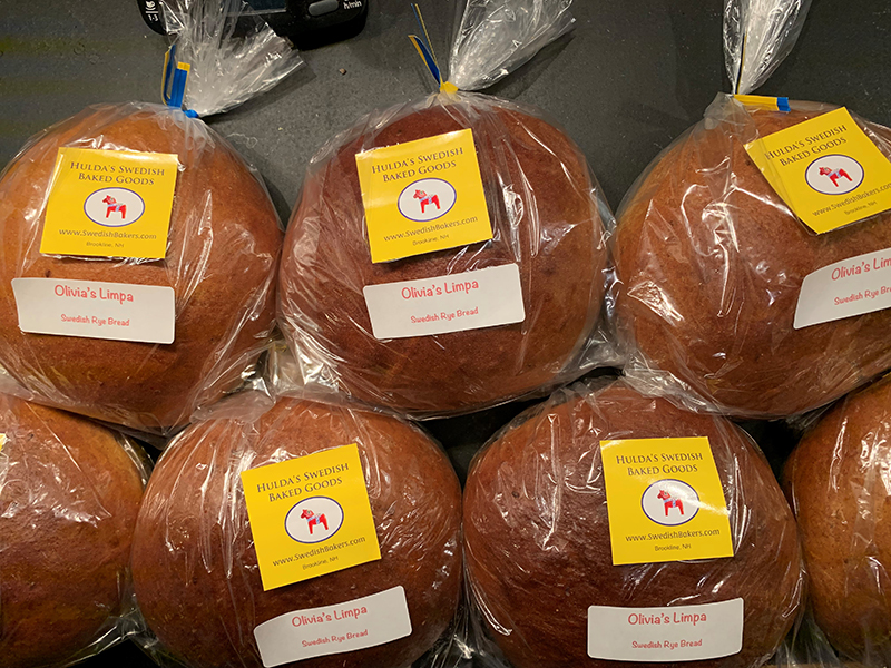 Limpa bread with PrintRunner custom Hulda’s label 
